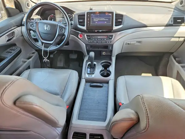 5FNYF6H5XHB010505 2017 HONDA PILOT - Image 8