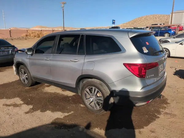 5FNYF6H5XHB010570 2017 HONDA PILOT - Image 2