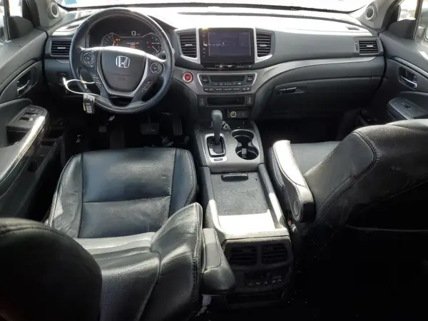 5FNYF6H5XHB025702 2017 HONDA PILOT - Image 8