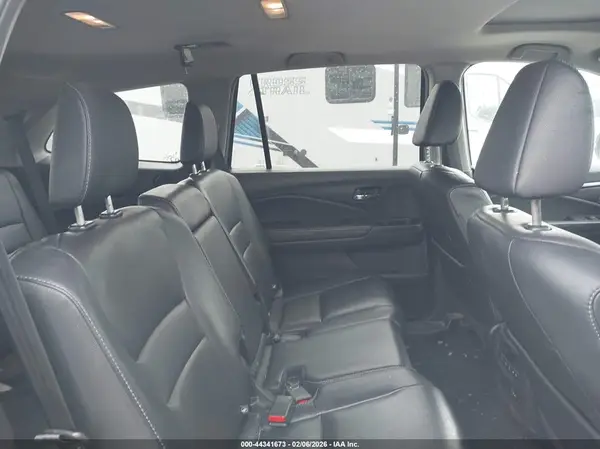 5FNYF6H5XHB032780 2017 HONDA PILOT - Image 8