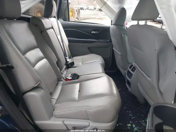 5FNYF6H5XHB050163 2017 HONDA PILOT - Image 8
