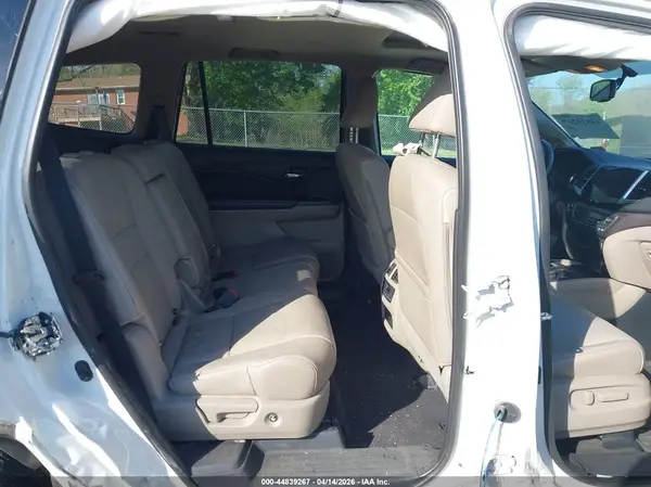 5FNYF6H5XHB054570 2017 HONDA PILOT - Image 8