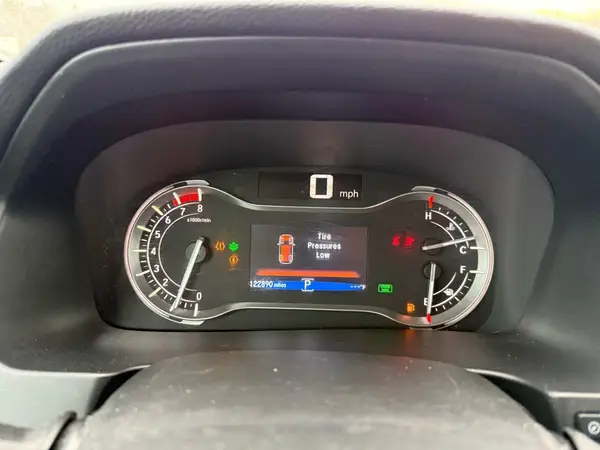5FNYF6H5XHB055489 2017 HONDA PILOT - Image 8