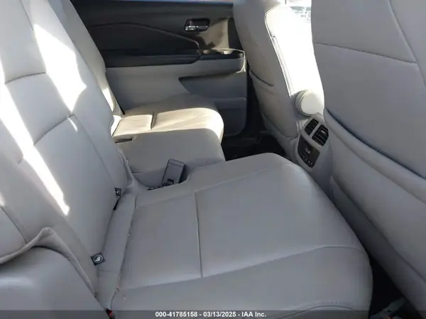 5FNYF6H5XHB060272 2017 HONDA PILOT - Image 8