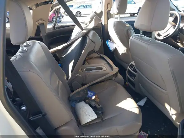 5FNYF6H5XHB098584 2017 HONDA PILOT - Image 8