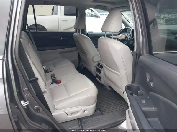 5FNYF6H5XJB033367 2018 HONDA PILOT - Image 8