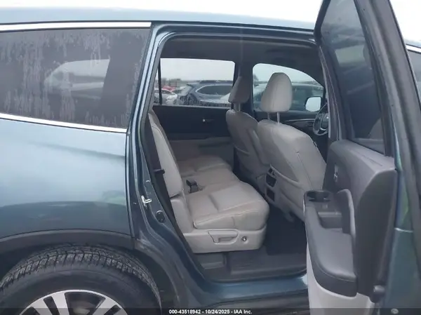 5FNYF6H5XJB045924 2018 HONDA PILOT - Image 8