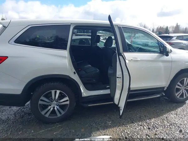 5FNYF6H5XJB057006 2018 HONDA PILOT - Image 8