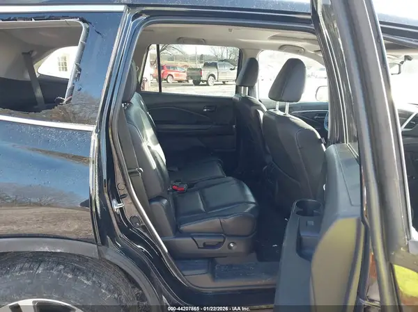 5FNYF6H5XJB070936 2018 HONDA PILOT - Image 8