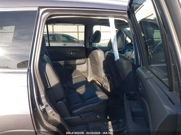 5FNYF6H5XKB038196 2019 HONDA PILOT - Image 8