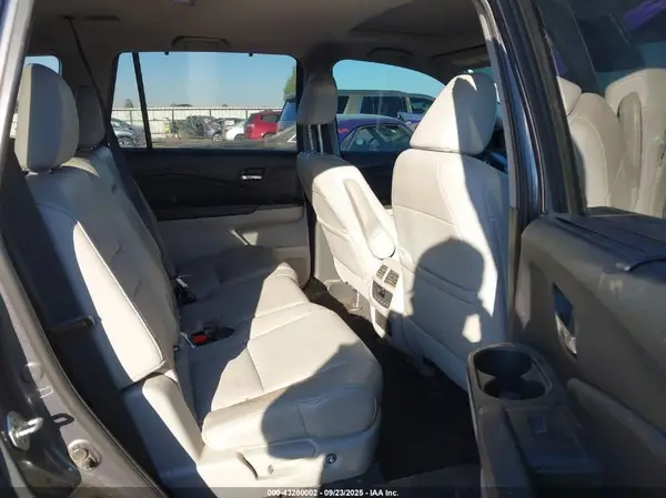 5FNYF6H5XKB093439 2019 HONDA PILOT - Image 8