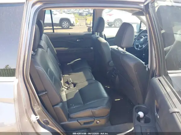 5FNYF6H5XKB100616 2019 HONDA PILOT - Image 8