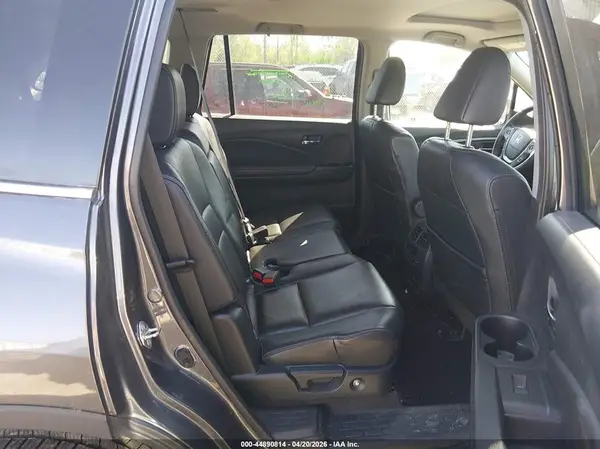 5FNYF6H60HB027578 2017 HONDA PILOT - Image 8