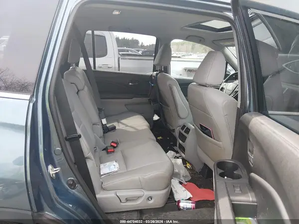 5FNYF6H60HB082256 2017 HONDA PILOT - Image 8
