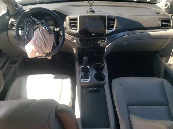 5FNYF6H60JB032561 2018 HONDA PILOT - Image 8