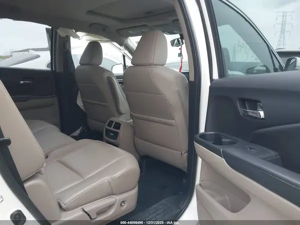 5FNYF6H61GB021643 2016 HONDA PILOT - Image 8
