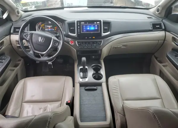 5FNYF6H61HB022860 2017 HONDA PILOT - Image 8