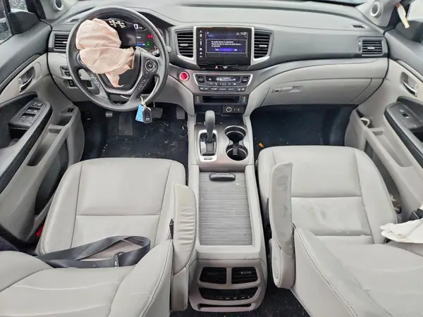 5FNYF6H61HB076949 2017 HONDA PILOT - Image 8