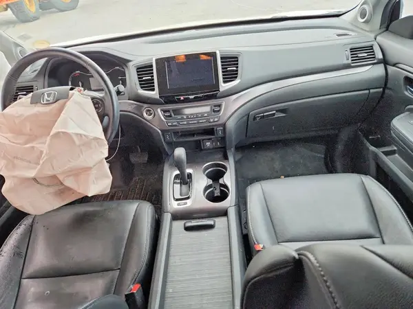5FNYF6H61JB040796 2018 HONDA PILOT - Image 8