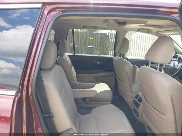5FNYF6H61KB009596 2019 HONDA PILOT - Image 8