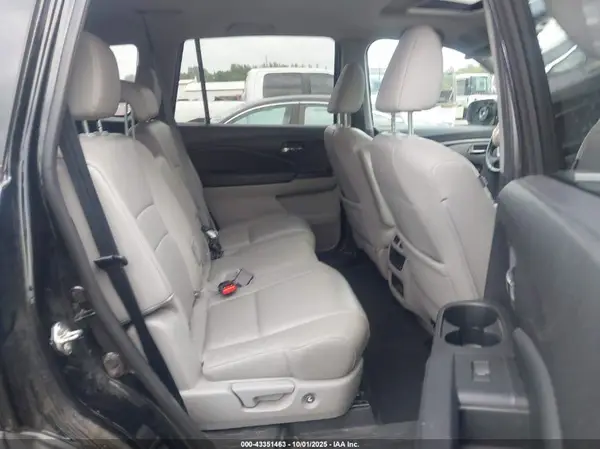 5FNYF6H62JB026387 2018 HONDA PILOT - Image 8