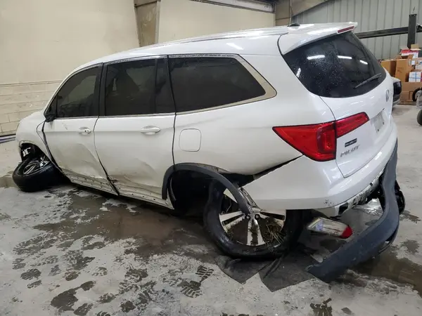5FNYF6H62JB043318 2018 HONDA PILOT - Image 2