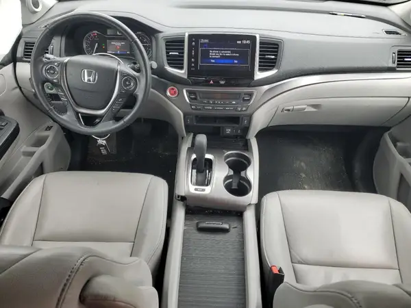 5FNYF6H63JB022574 2018 HONDA PILOT - Image 8