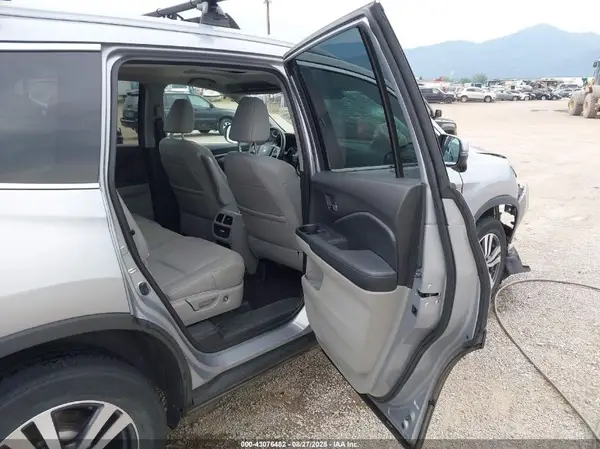 5FNYF6H64JB012975 2018 HONDA PILOT - Image 8