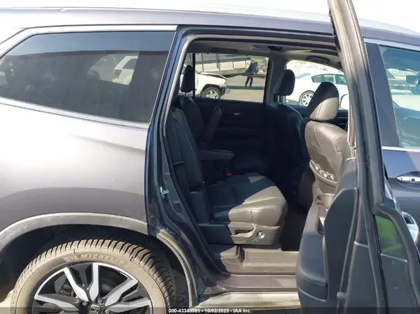 5FNYF6H64KB003422 2019 HONDA PILOT - Image 8