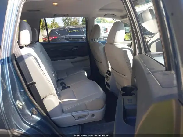 5FNYF6H65HB044134 2017 HONDA PILOT - Image 8