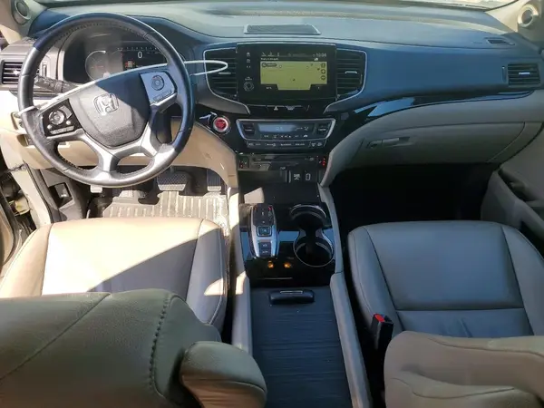 5FNYF6H65KB002327 2019 HONDA PILOT - Image 8