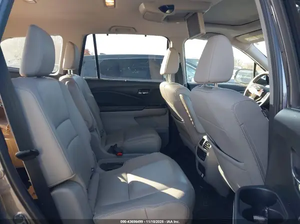 5FNYF6H65KB004417 2019 HONDA PILOT - Image 8