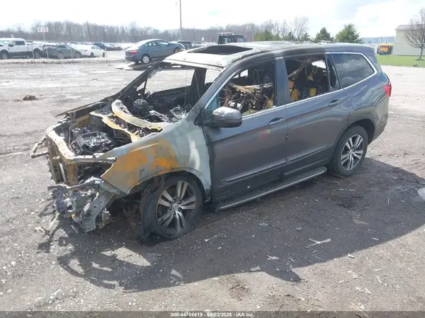 5FNYF6H66HB000286 2017 HONDA PILOT - Image 2