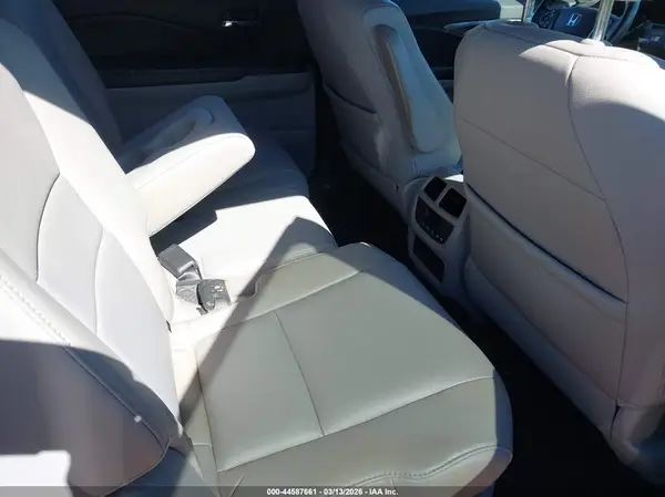 5FNYF6H66HB005990 2017 HONDA PILOT - Image 8
