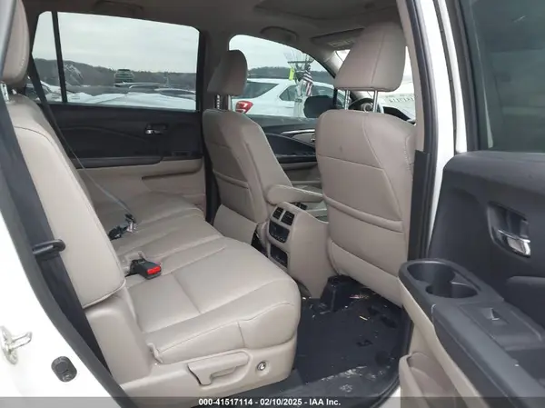 5FNYF6H66HB054123 2017 HONDA PILOT - Image 8