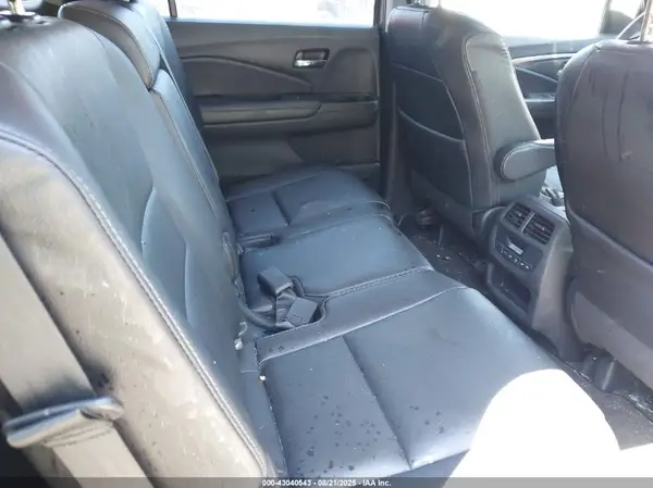 5FNYF6H66JB018521 2018 HONDA PILOT - Image 8