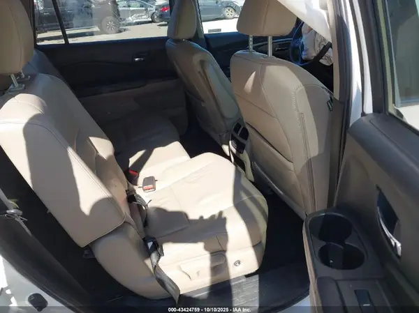 5FNYF6H66JB060803 2018 HONDA PILOT - Image 8