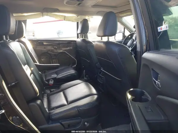 5FNYF6H66KB024174 2019 HONDA PILOT - Image 8