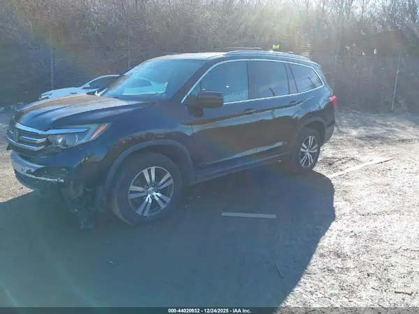 5FNYF6H68HB025996 2017 HONDA PILOT - Image 2