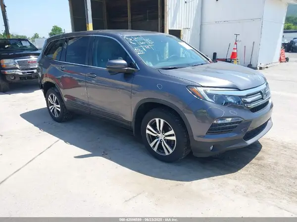 5FNYF6H68JB037653 2018 HONDA PILOT - Image 1