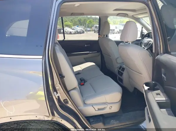 5FNYF6H68JB037653 2018 HONDA PILOT - Image 8
