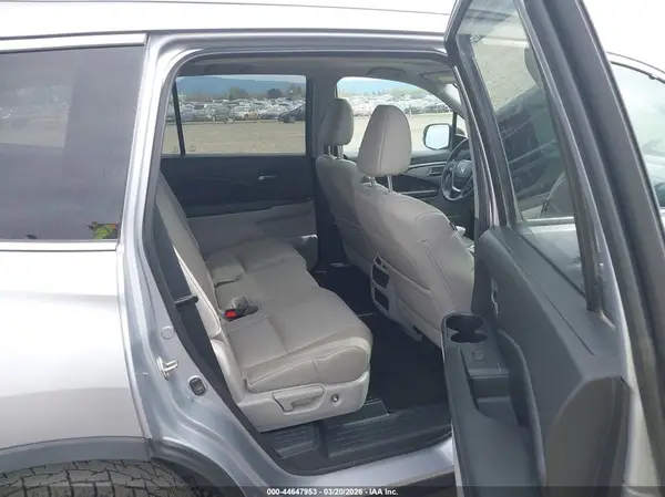 5FNYF6H69HB064516 2017 HONDA PILOT - Image 8