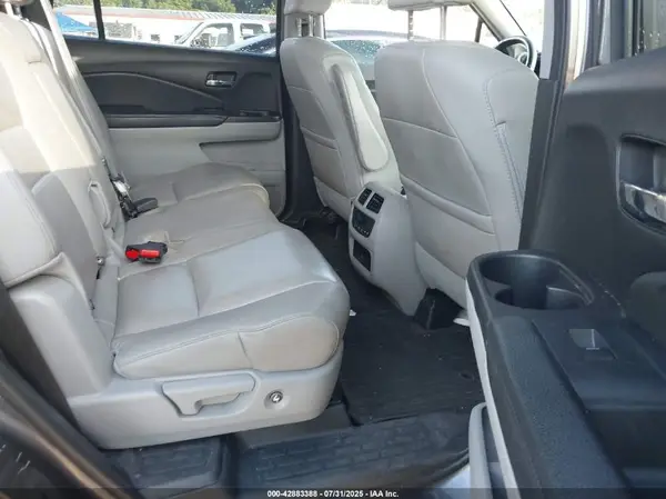 5FNYF6H69HB083762 2017 HONDA PILOT - Image 8