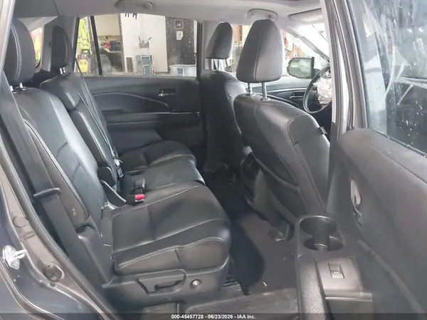 5FNYF6H6XHB061124 2017 HONDA PILOT - Image 8