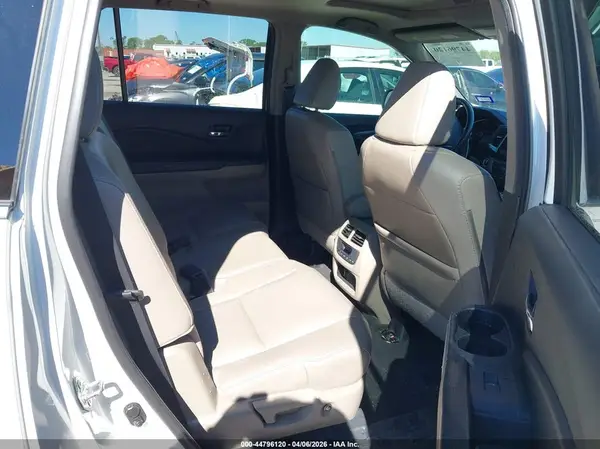 5FNYF6H70HB019649 2017 HONDA PILOT - Image 8