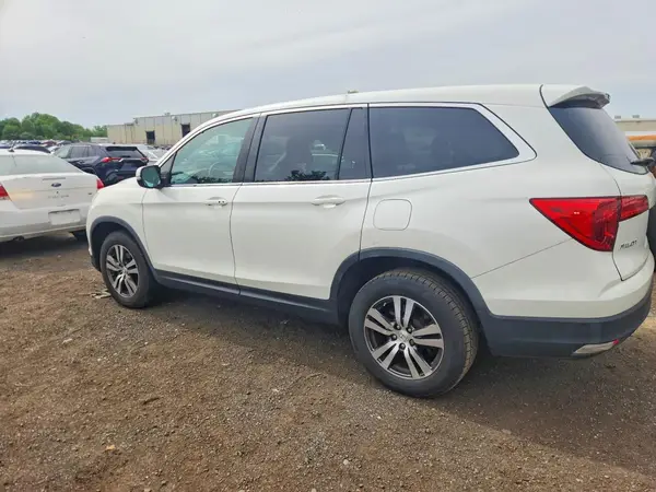 5FNYF6H70HB070228 2017 HONDA PILOT - Image 2