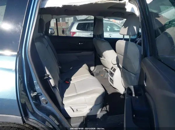 5FNYF6H71HB002262 2017 HONDA PILOT - Image 8
