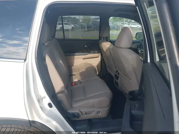 5FNYF6H71HB077365 2017 HONDA PILOT - Image 8