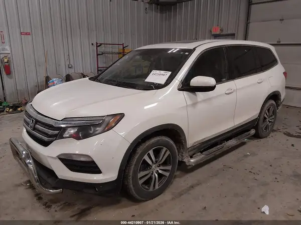5FNYF6H71JB002557 2018 HONDA PILOT - Image 2