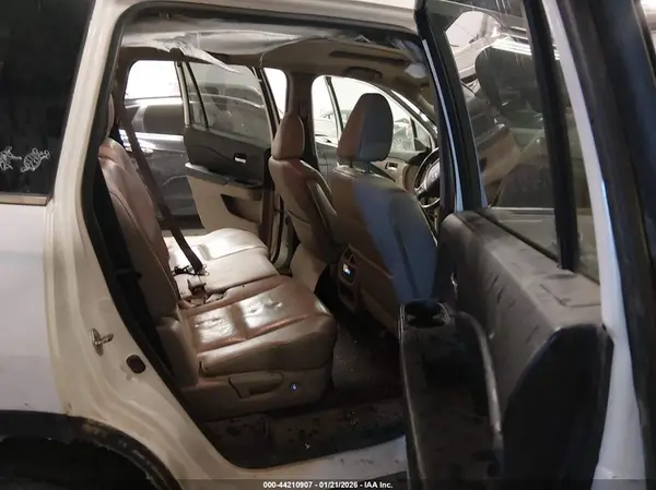 5FNYF6H71JB002557 2018 HONDA PILOT - Image 8